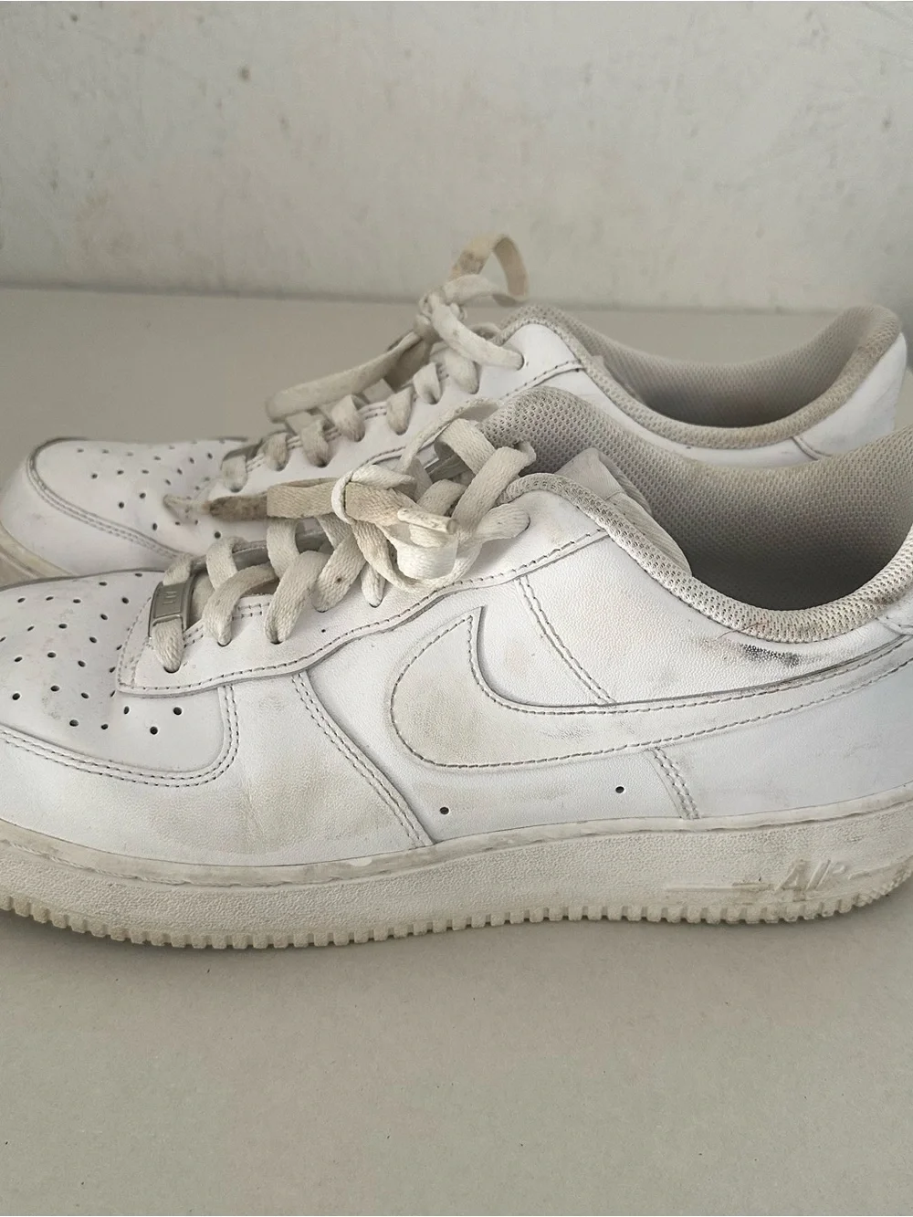 Nike Men’s White Low-Top Leather Sneakers